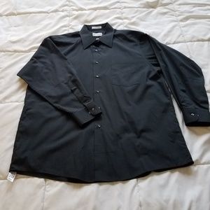 Van Heusen wrinkle free, button up shirt